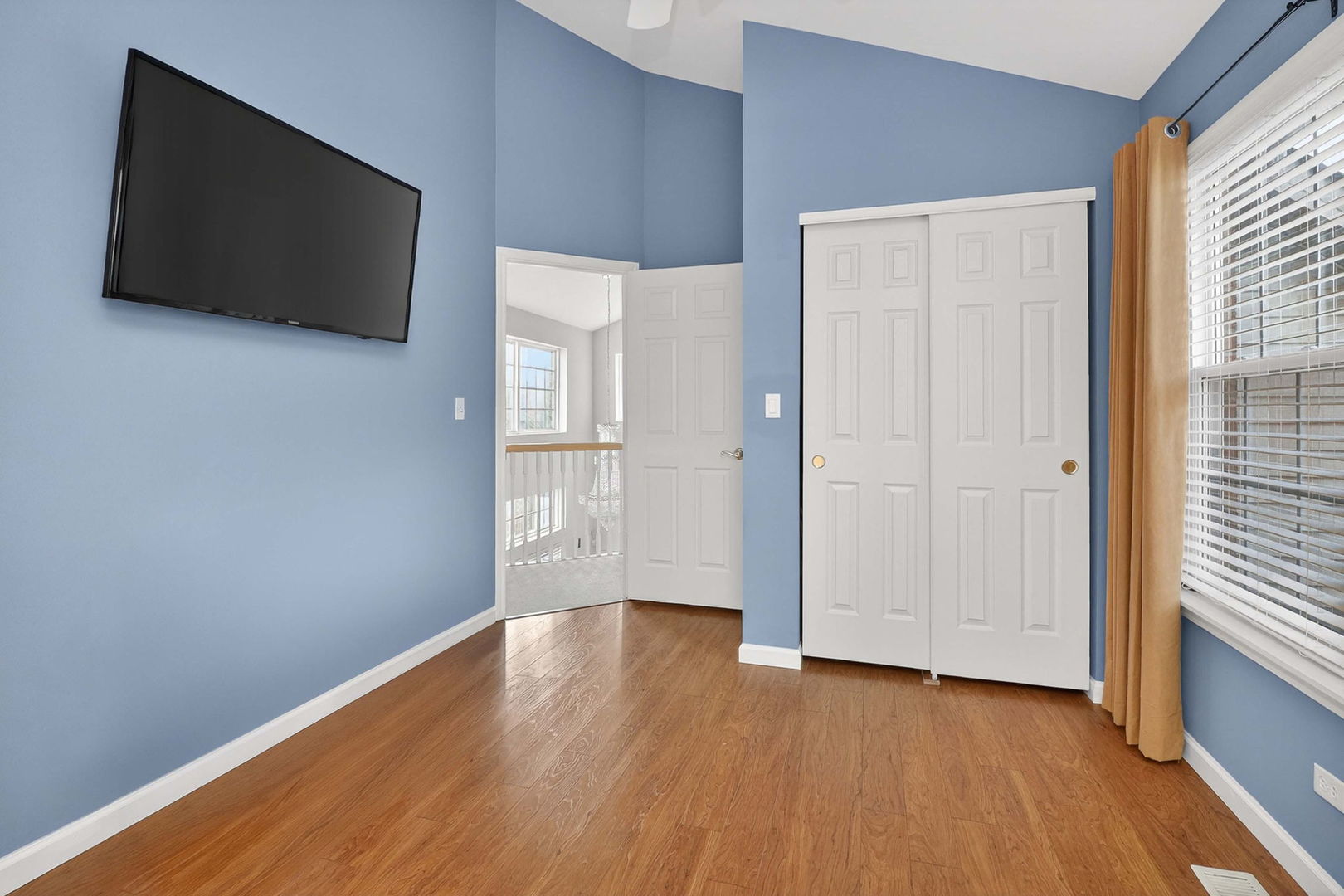 1108 Oxford Court, Oakbrook Terrace, IL 60181