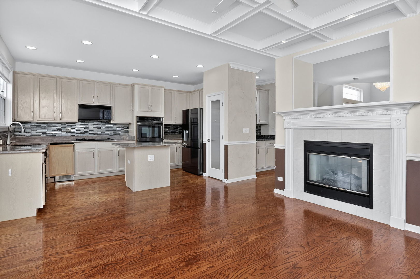 1108 Oxford Court, Oakbrook Terrace, IL 60181