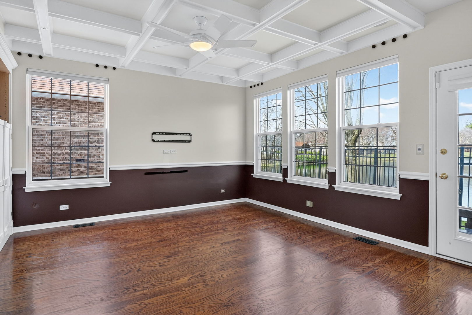 1108 Oxford Court, Oakbrook Terrace, IL 60181