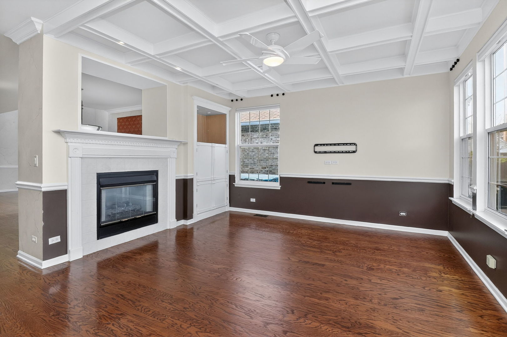 1108 Oxford Court, Oakbrook Terrace, IL 60181