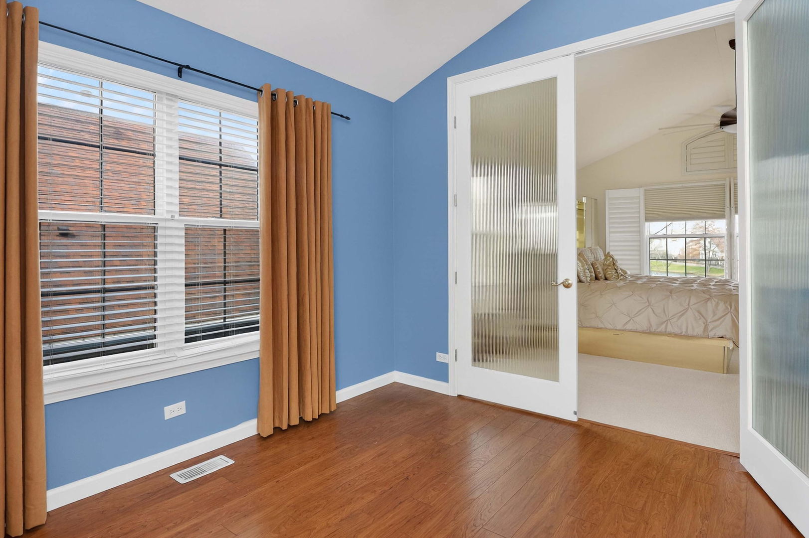 1108 Oxford Court, Oakbrook Terrace, IL 60181