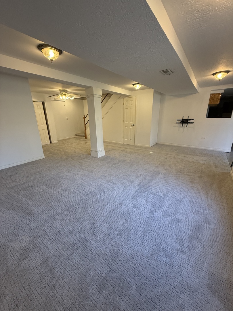 8885 Dryden Street, Woodridge, IL 60517