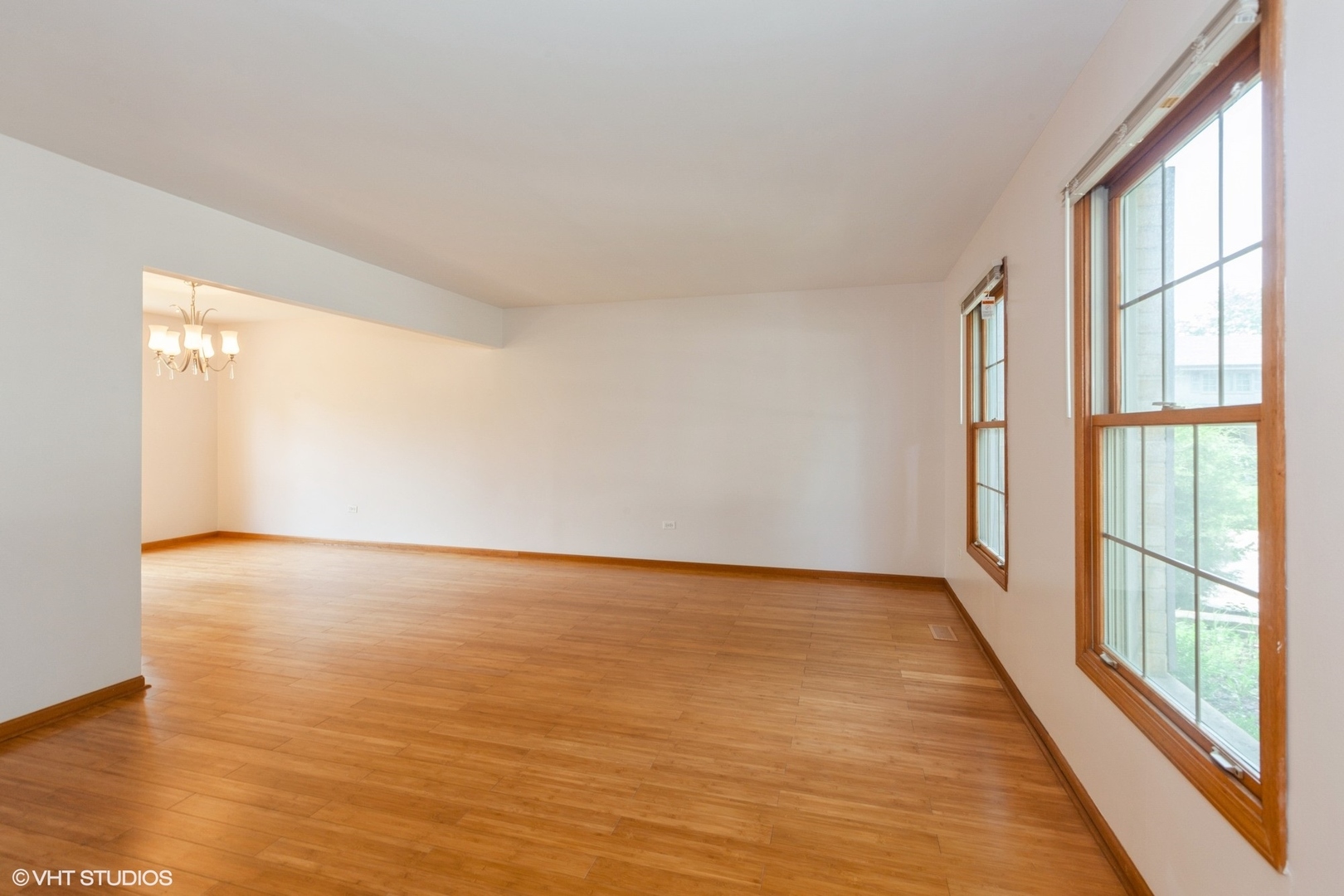 8885 Dryden Street, Woodridge, IL 60517