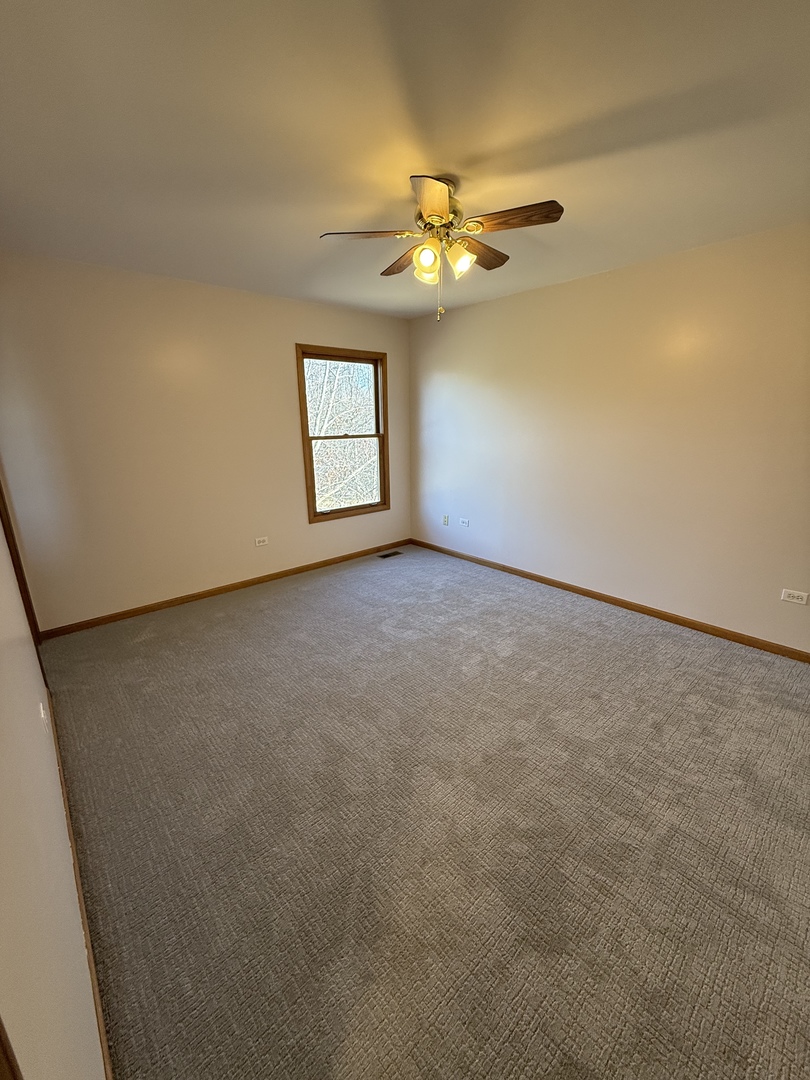 8885 Dryden Street, Woodridge, IL 60517