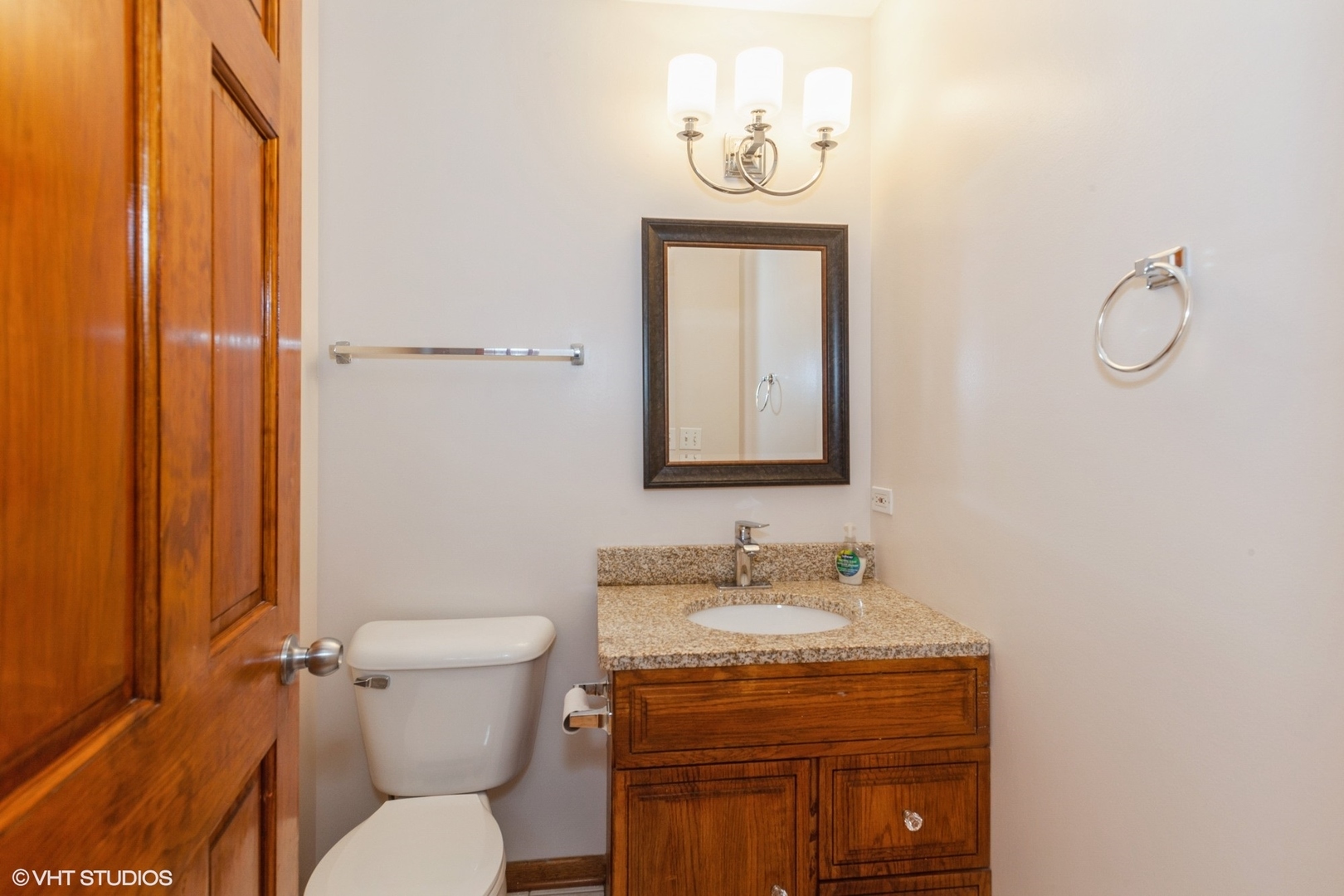 8885 Dryden Street, Woodridge, IL 60517