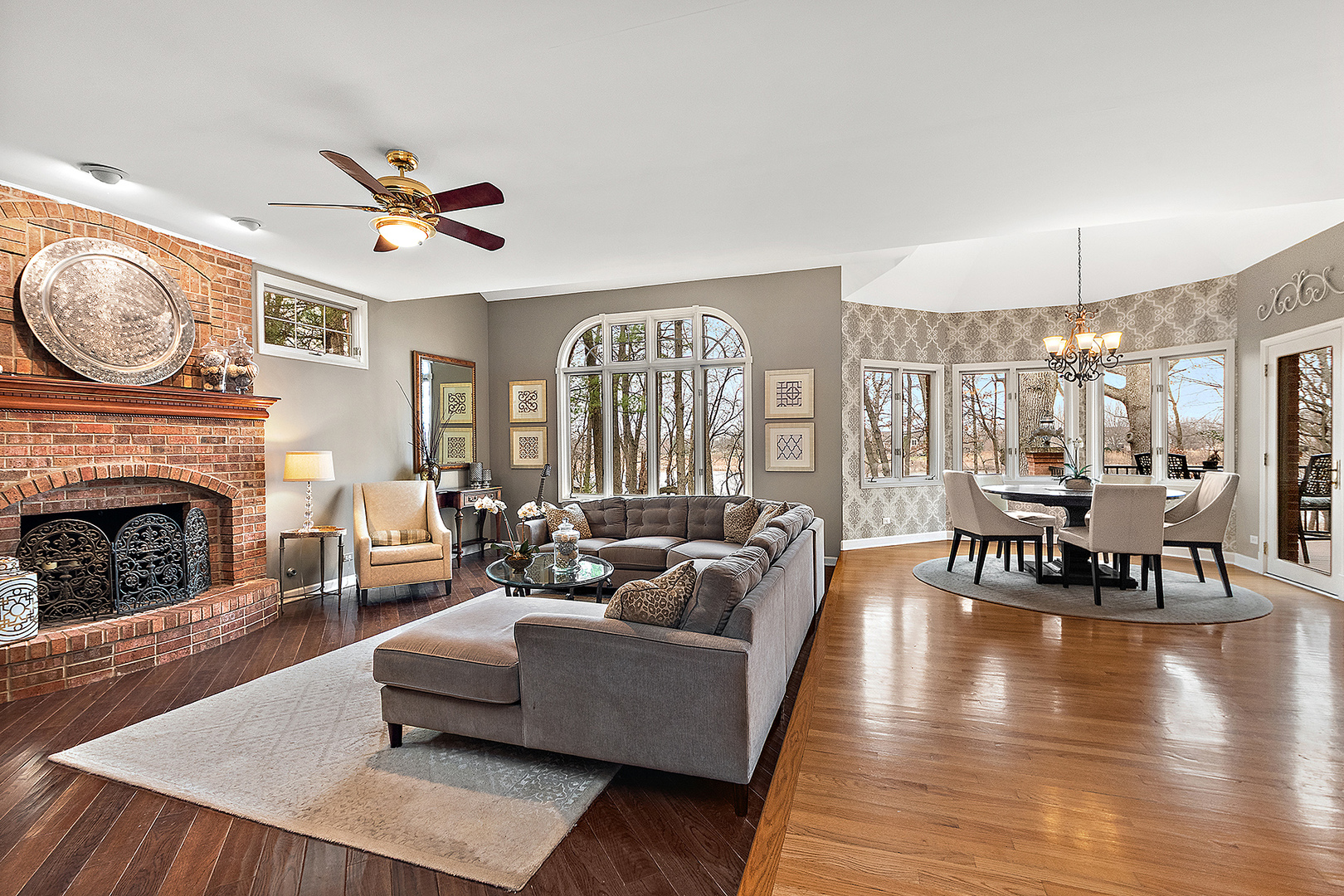 1396 Notre Dame Drive, Lemont, IL 60439