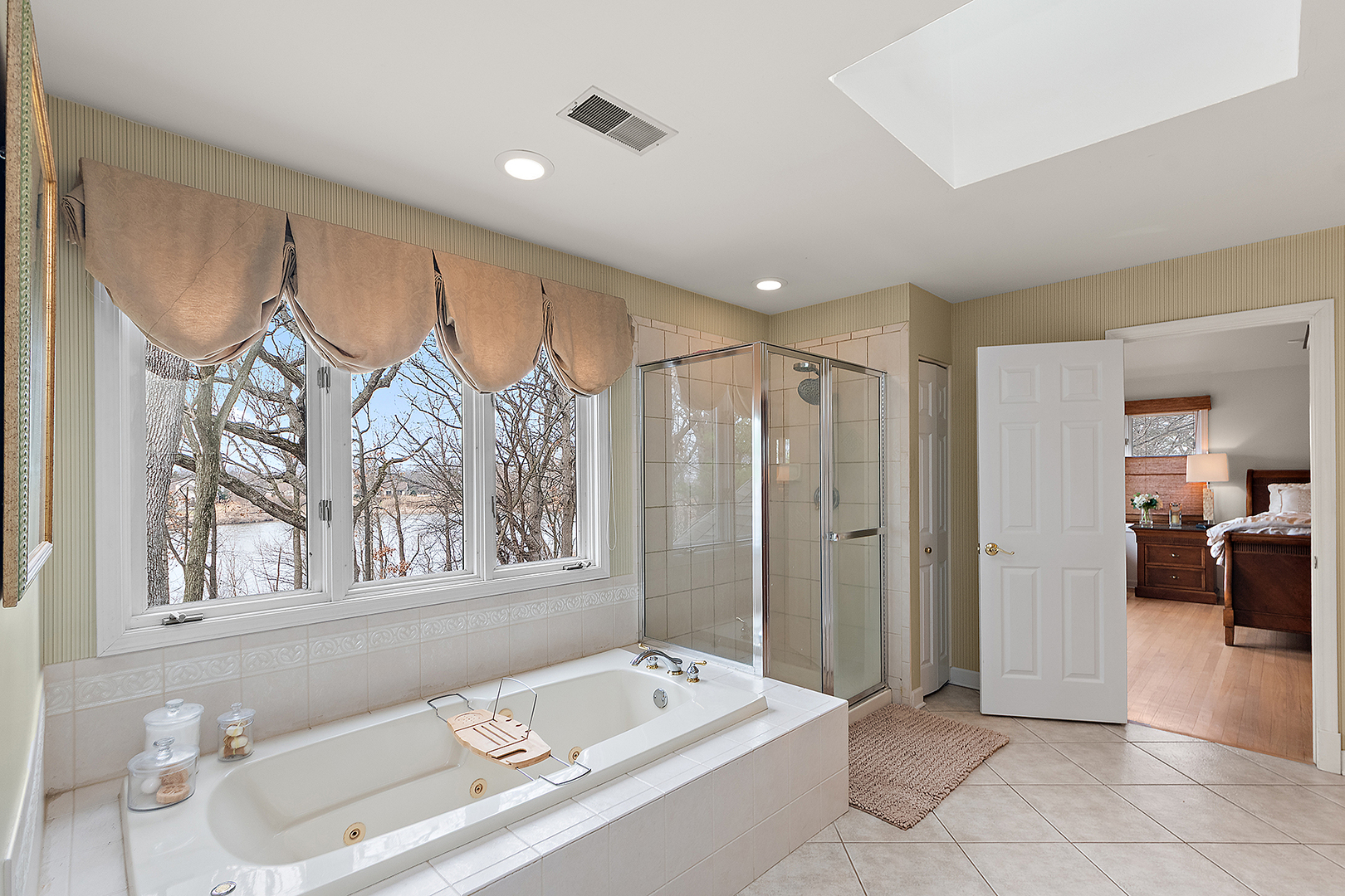 1396 Notre Dame Drive, Lemont, IL 60439