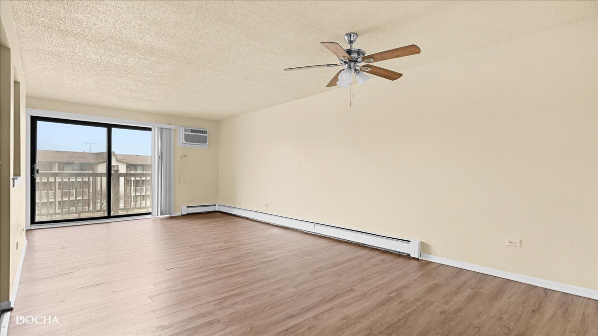 201 Gregory Street #15, Aurora, IL 60504