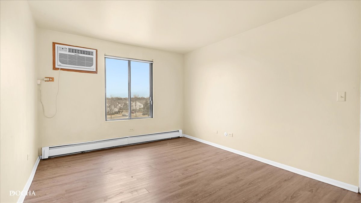 201 Gregory Street #15, Aurora, IL 60504