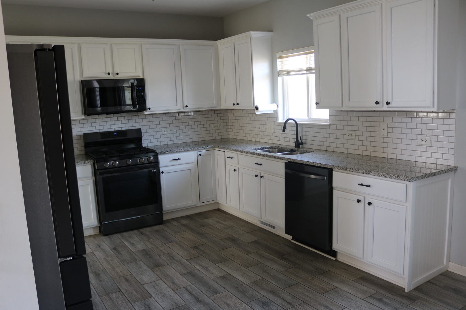 801 Parkside Lane, Yorkville, IL 60560