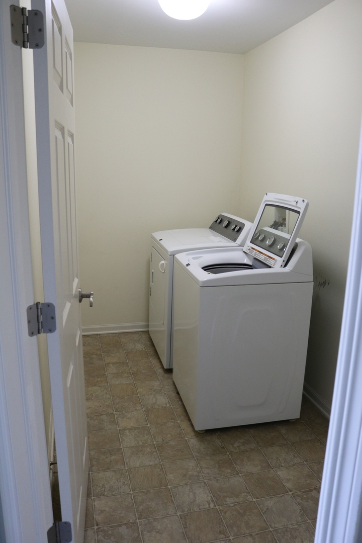 801 Parkside Lane, Yorkville, IL 60560