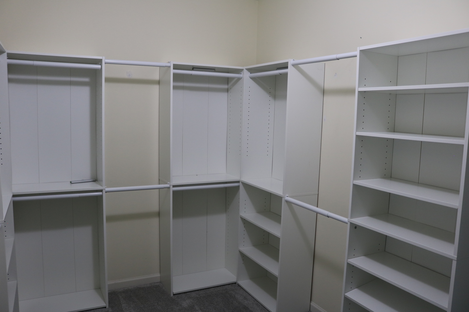 801 Parkside Lane, Yorkville, IL 60560