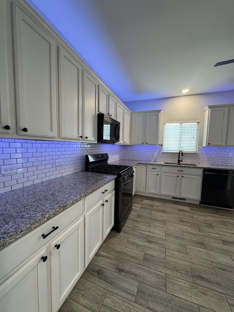801 Parkside Lane, Yorkville, IL 60560