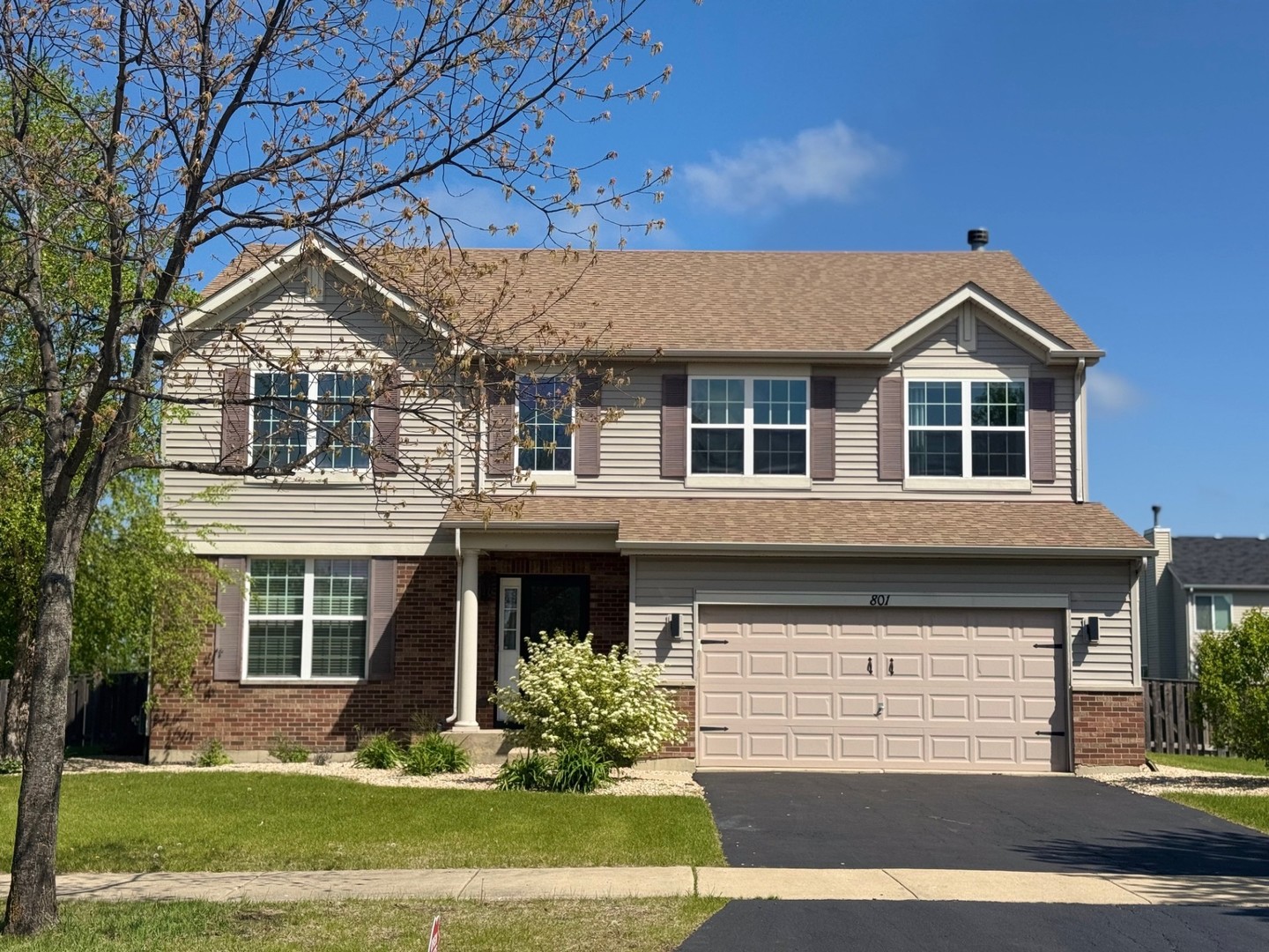 801 Parkside Lane, Yorkville, IL 60560