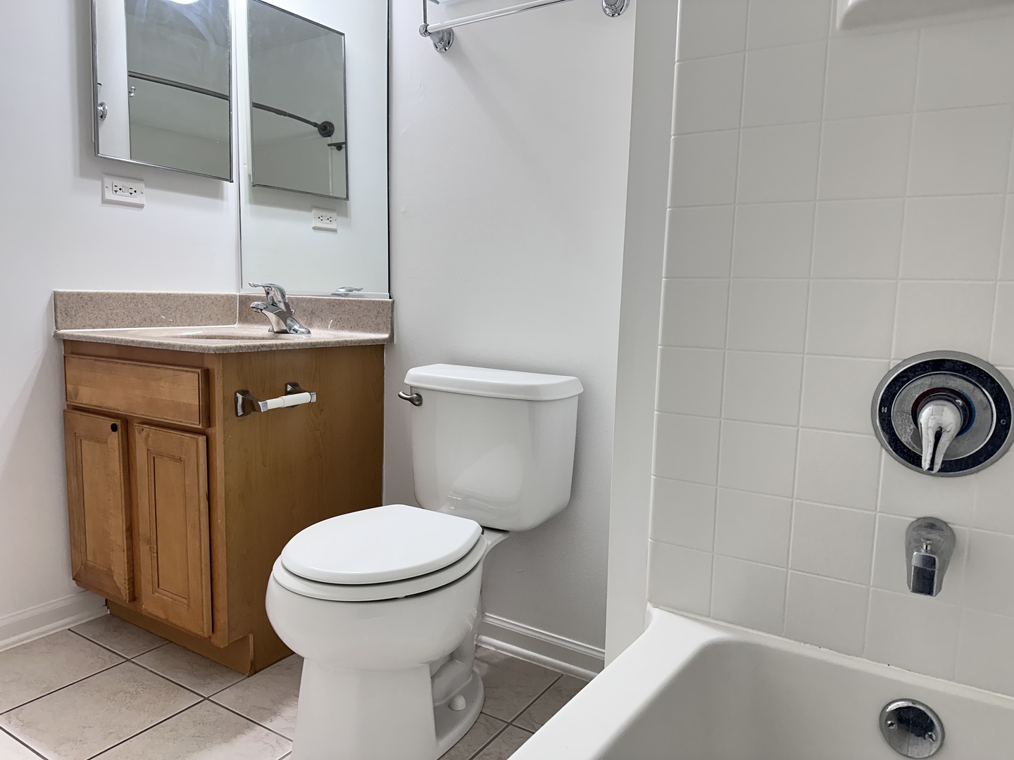 164 ROSEHALL Drive #3, Lake Zurich, IL 60047