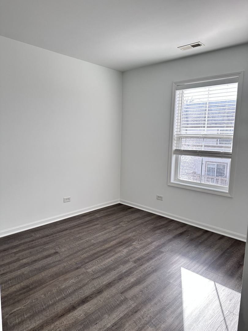 164 ROSEHALL Drive #3, Lake Zurich, IL 60047