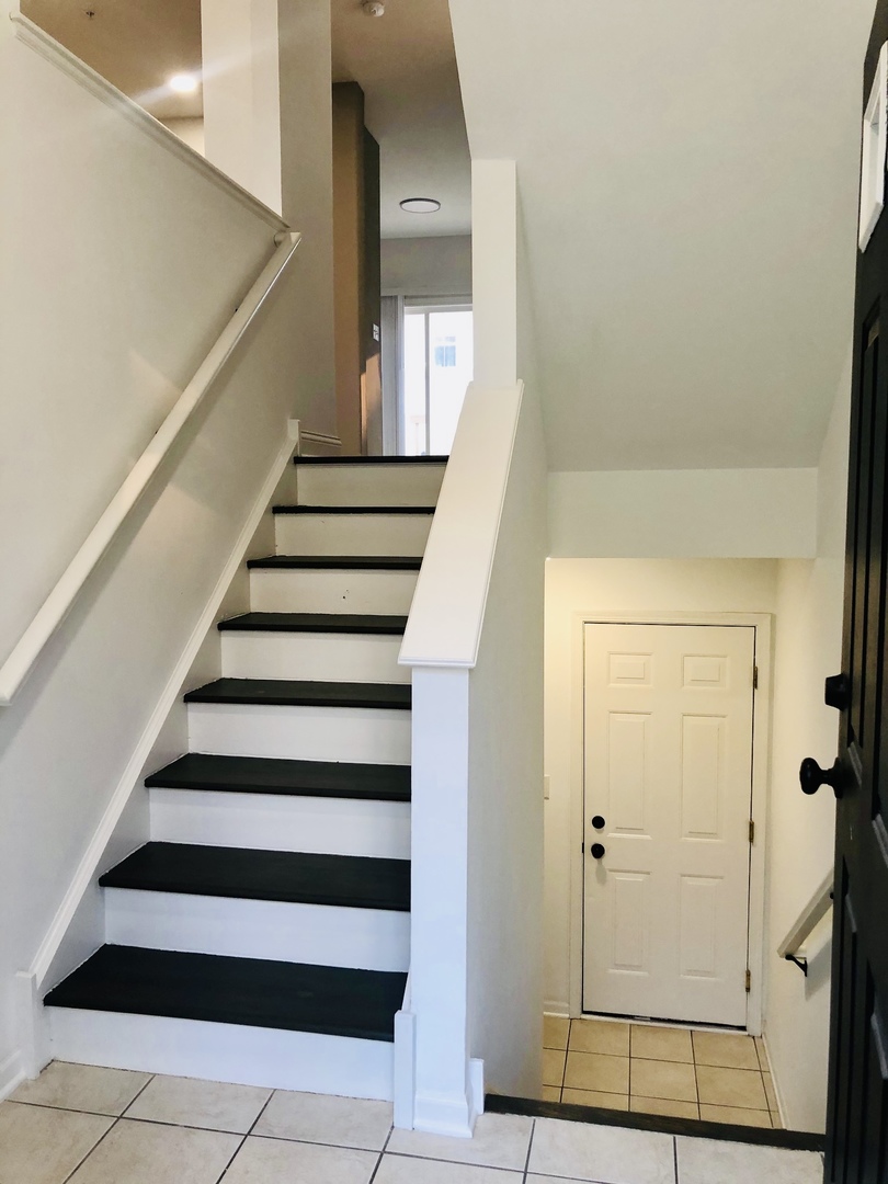 164 ROSEHALL Drive #3, Lake Zurich, IL 60047