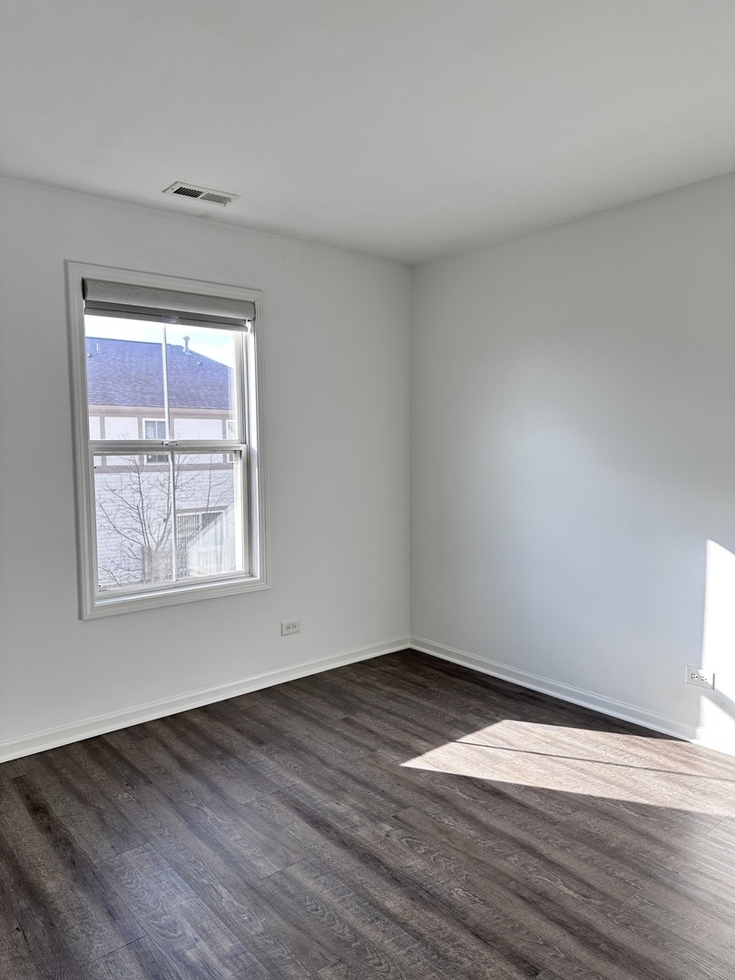 164 ROSEHALL Drive #3, Lake Zurich, IL 60047