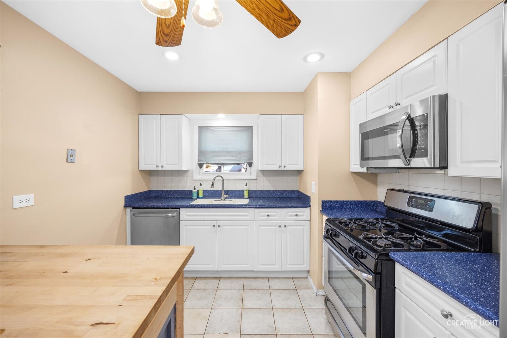 7812 Meade Avenue, Burbank, IL 60459