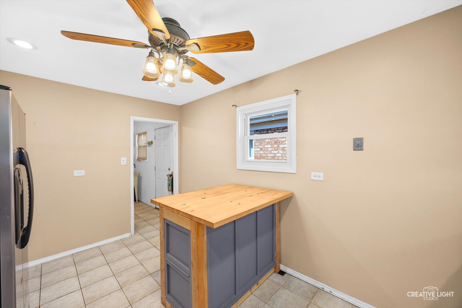 7812 Meade Avenue, Burbank, IL 60459