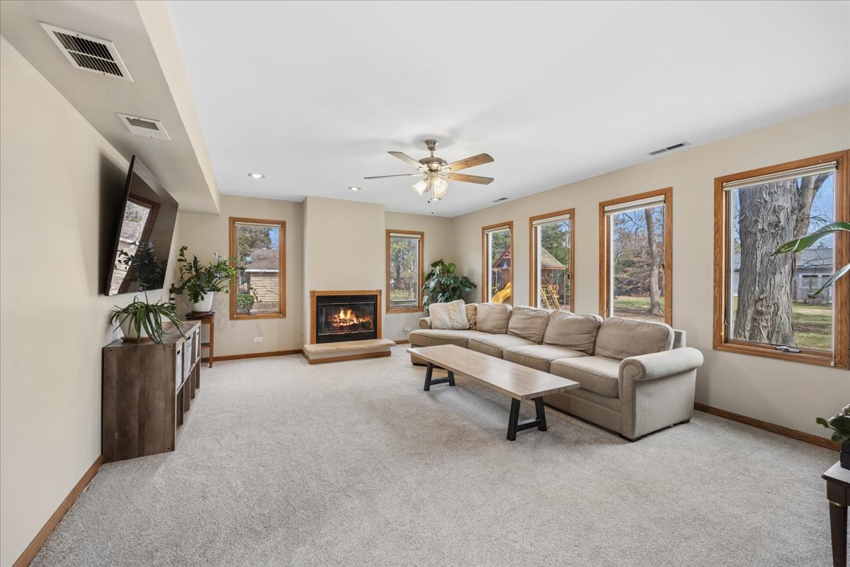 12013 S 73rd Avenue, Palos Heights, IL 60463