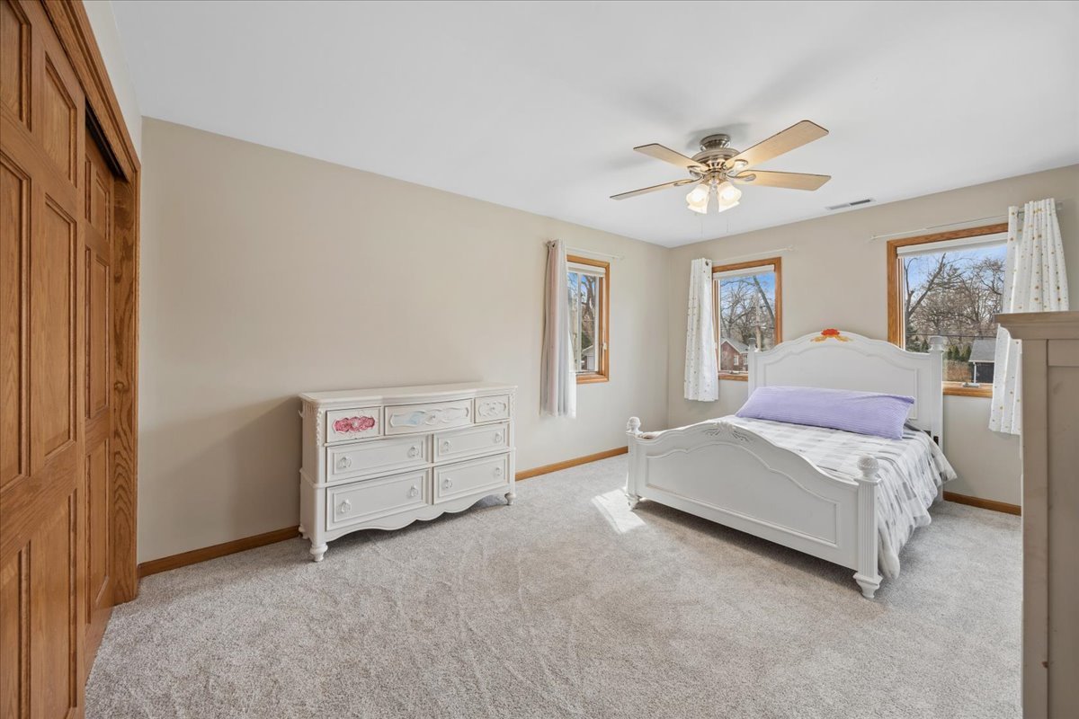 12013 S 73rd Avenue, Palos Heights, IL 60463