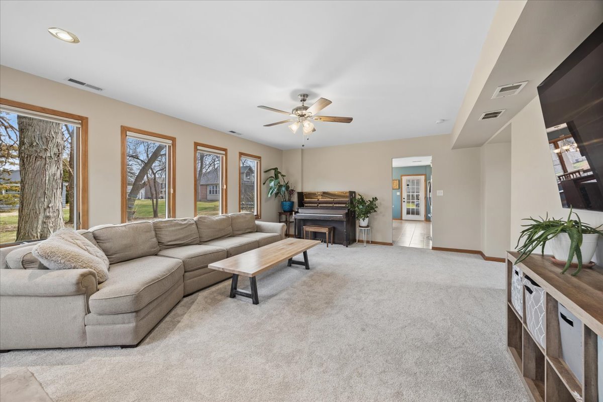 12013 S 73rd Avenue, Palos Heights, IL 60463