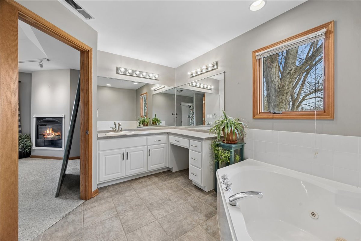 12013 S 73rd Avenue, Palos Heights, IL 60463