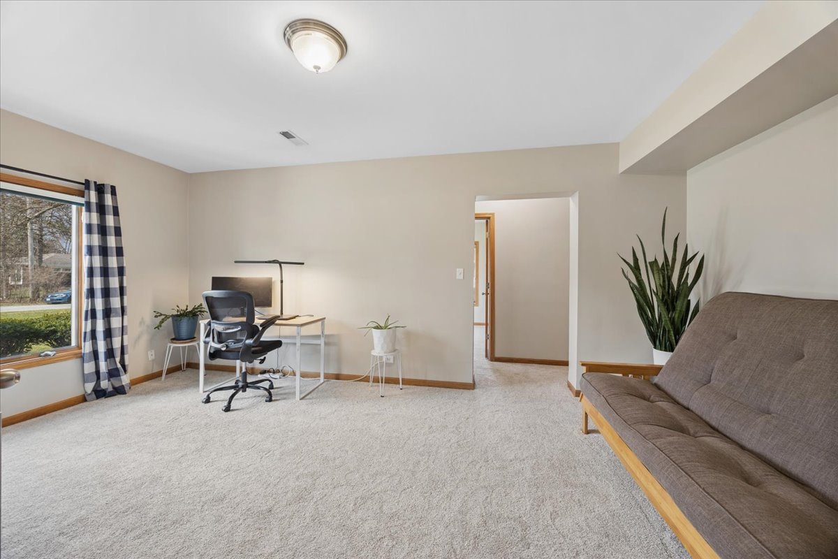 12013 S 73rd Avenue, Palos Heights, IL 60463