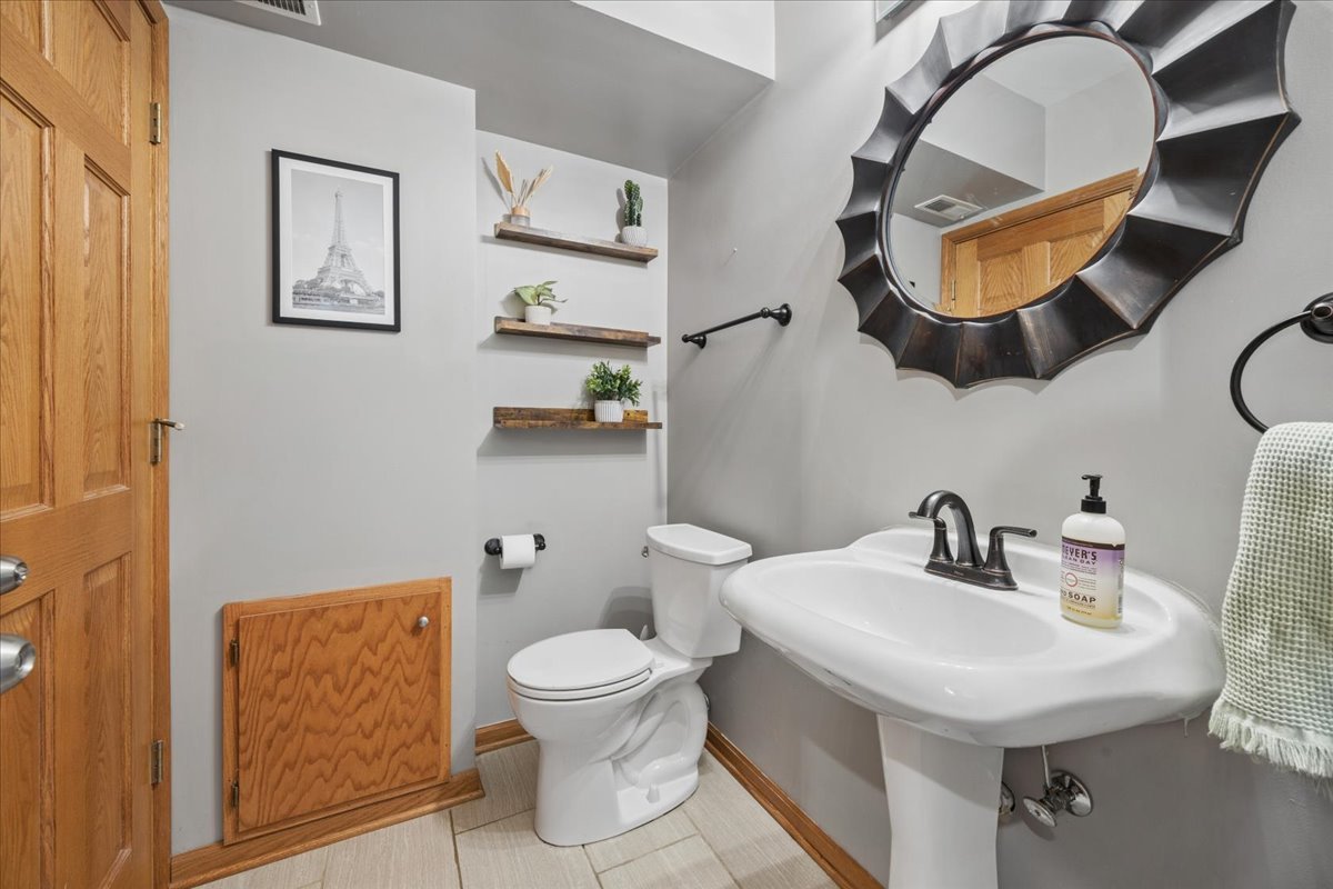 12013 S 73rd Avenue, Palos Heights, IL 60463