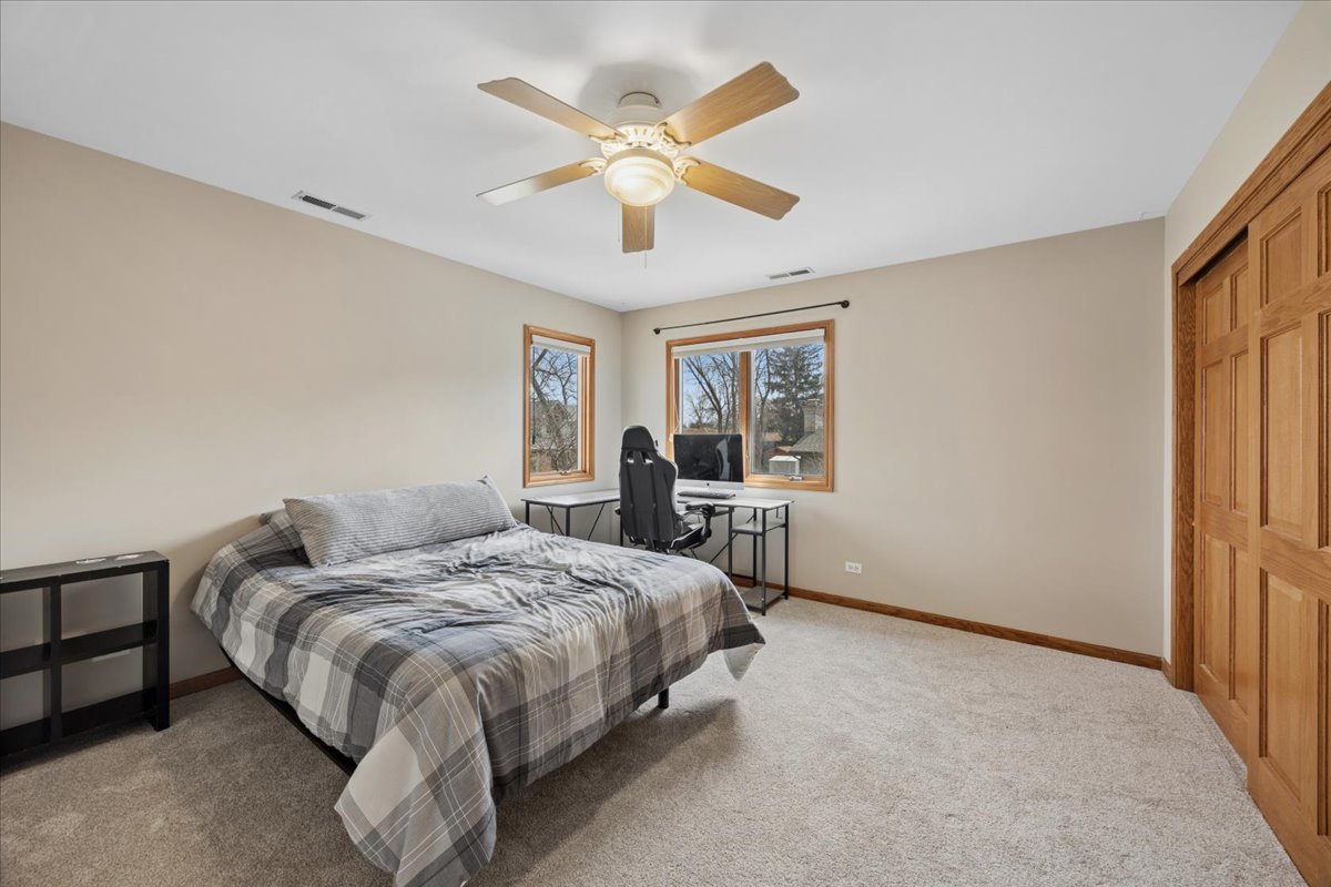 12013 S 73rd Avenue, Palos Heights, IL 60463