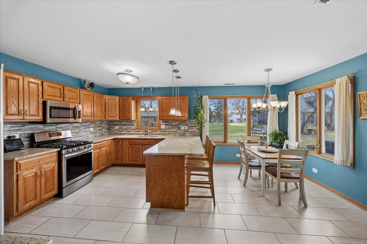 12013 S 73rd Avenue, Palos Heights, IL 60463