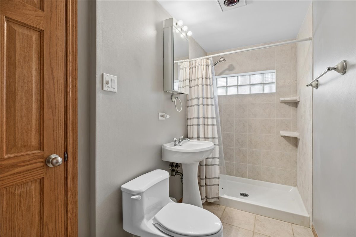 12013 S 73rd Avenue, Palos Heights, IL 60463