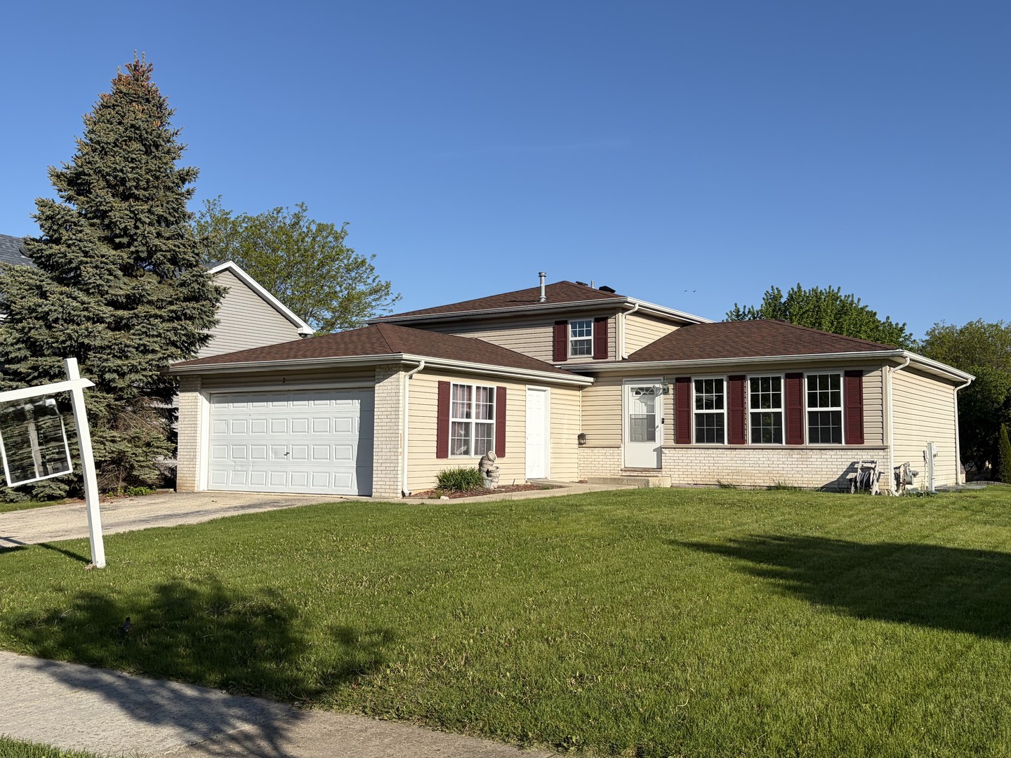 2 Beaver Creek Court, Bolingbrook, IL 60490
