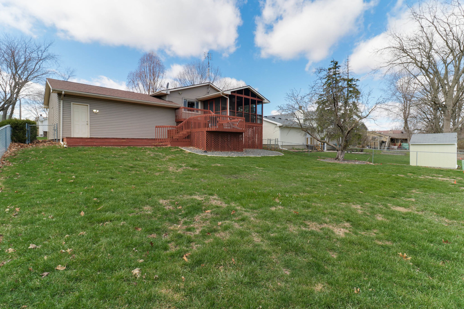 1305 Nicki Drive, Bloomington, IL 61704