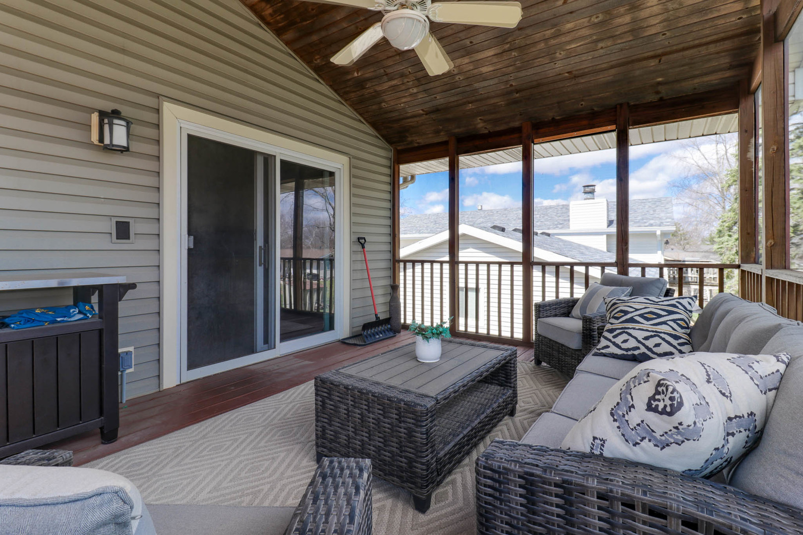 1305 Nicki Drive, Bloomington, IL 61704