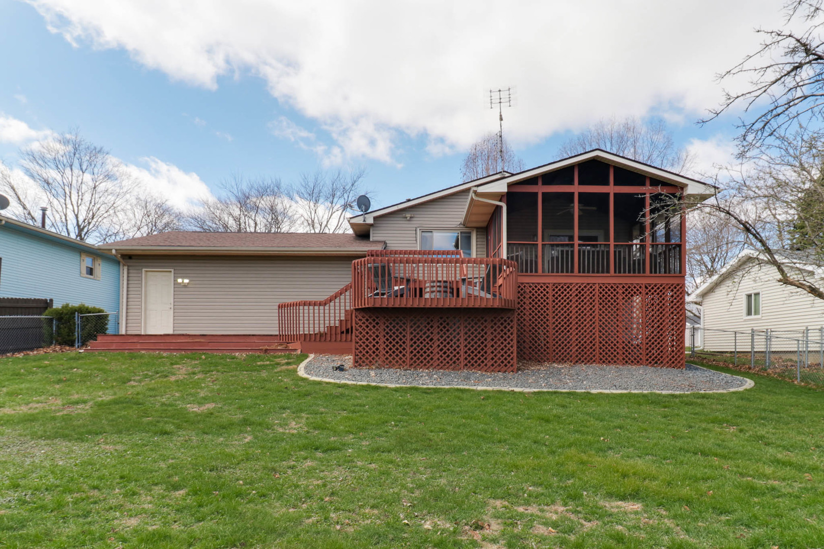 1305 Nicki Drive, Bloomington, IL 61704