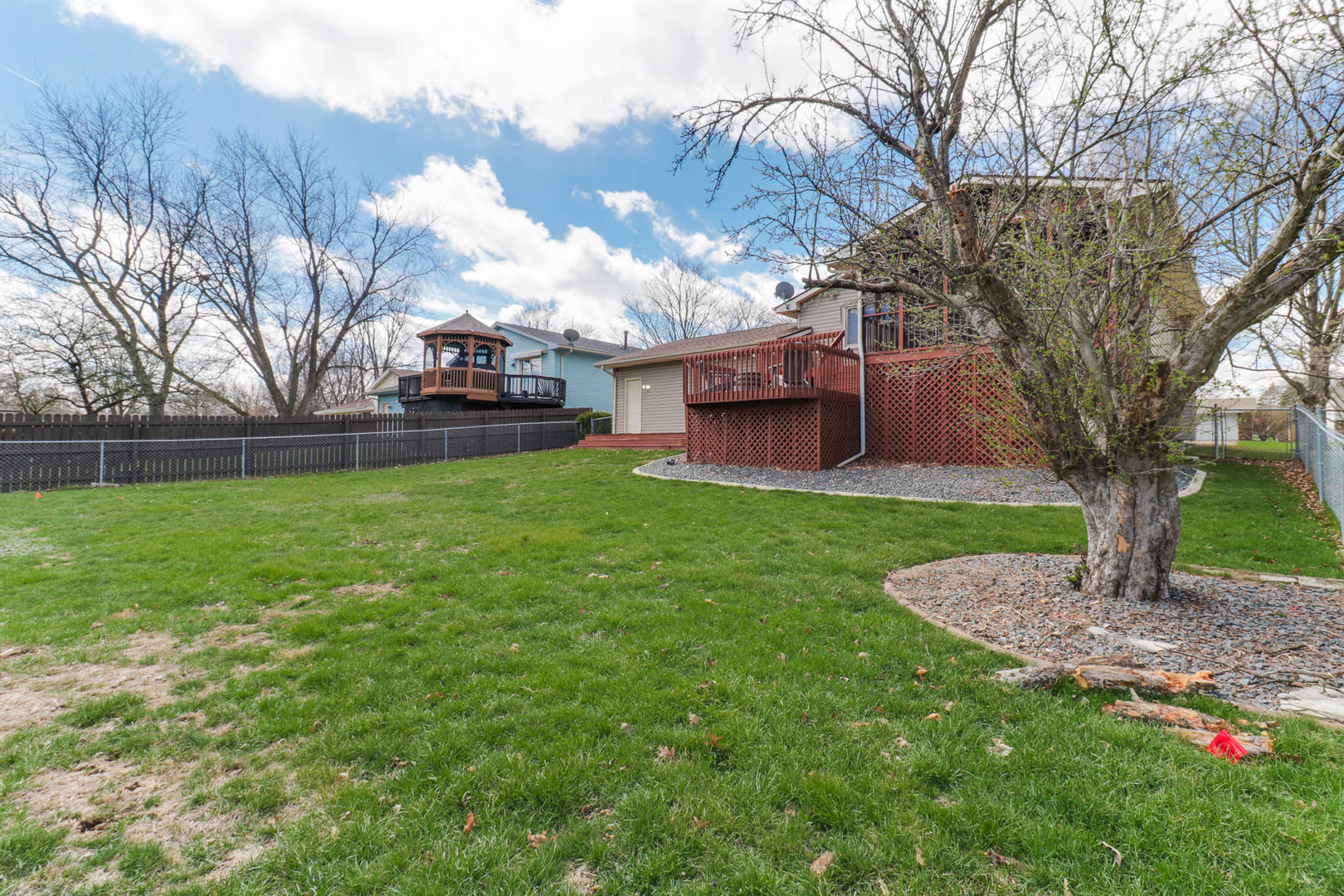 1305 Nicki Drive, Bloomington, IL 61704