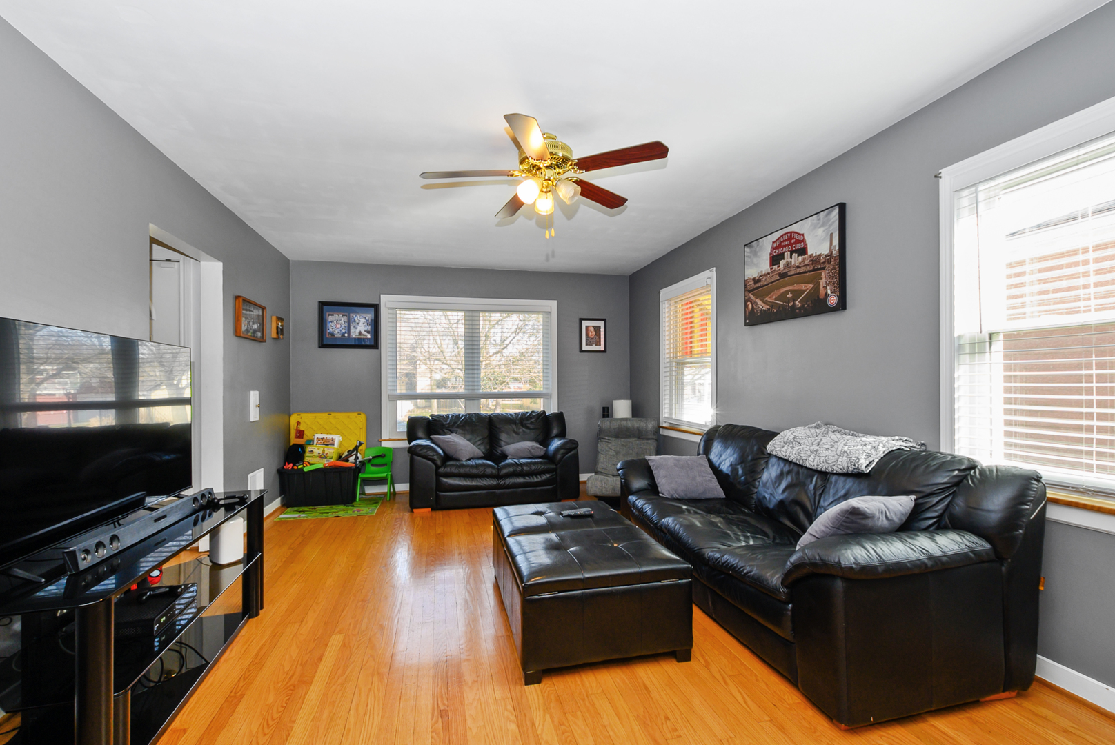 5622 N Kenneth Avenue, Chicago, IL 60646