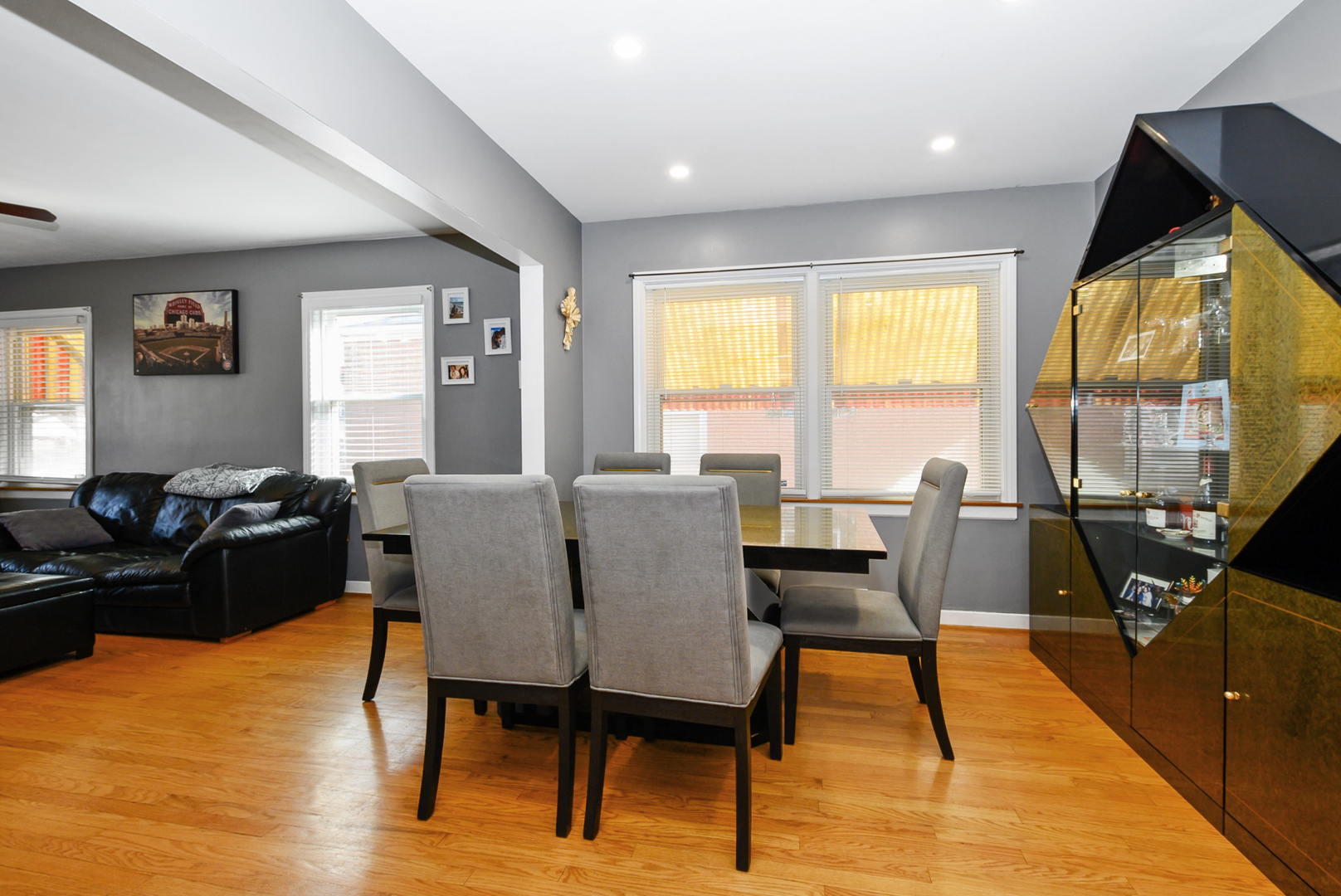 5622 N Kenneth Avenue, Chicago, IL 60646