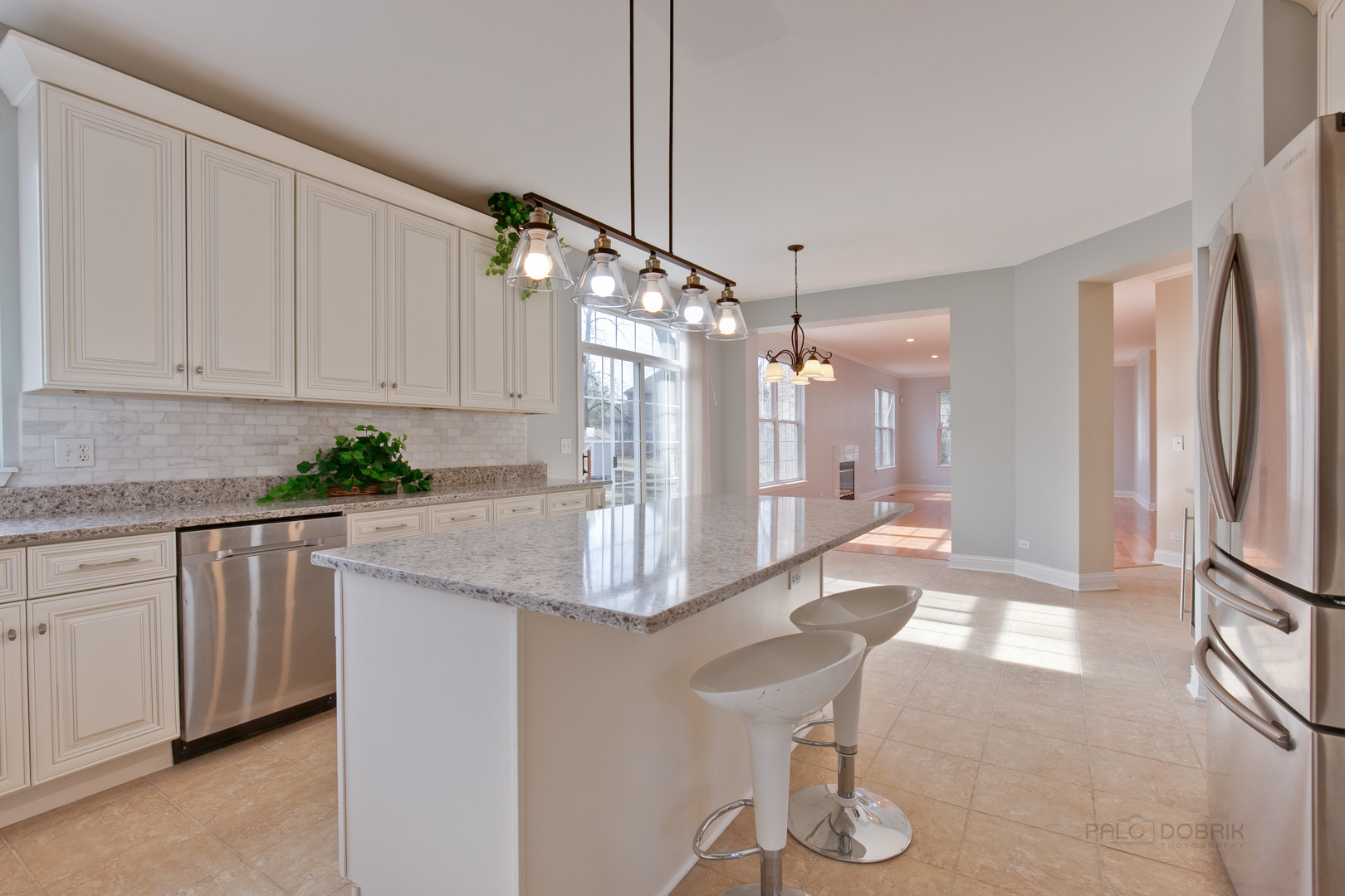 33 River Oaks Circle, Buffalo Grove, IL 60089