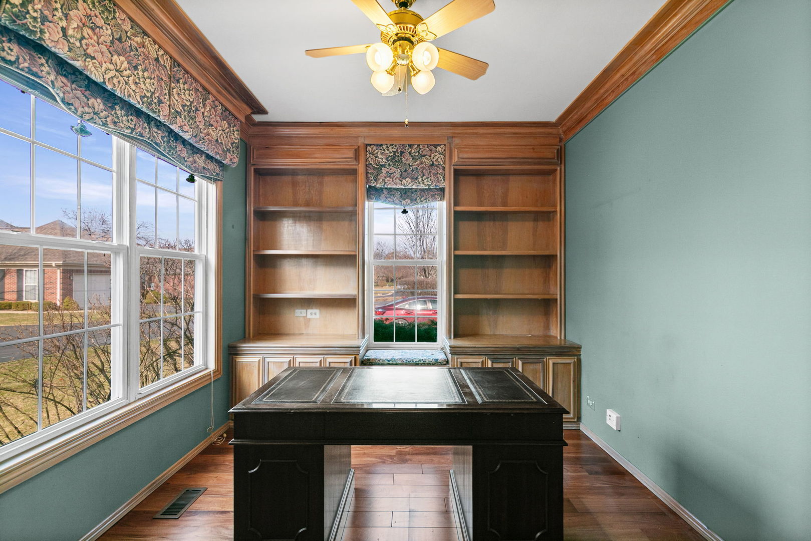 17527 W Stillwater Court, Gurnee, IL 60031