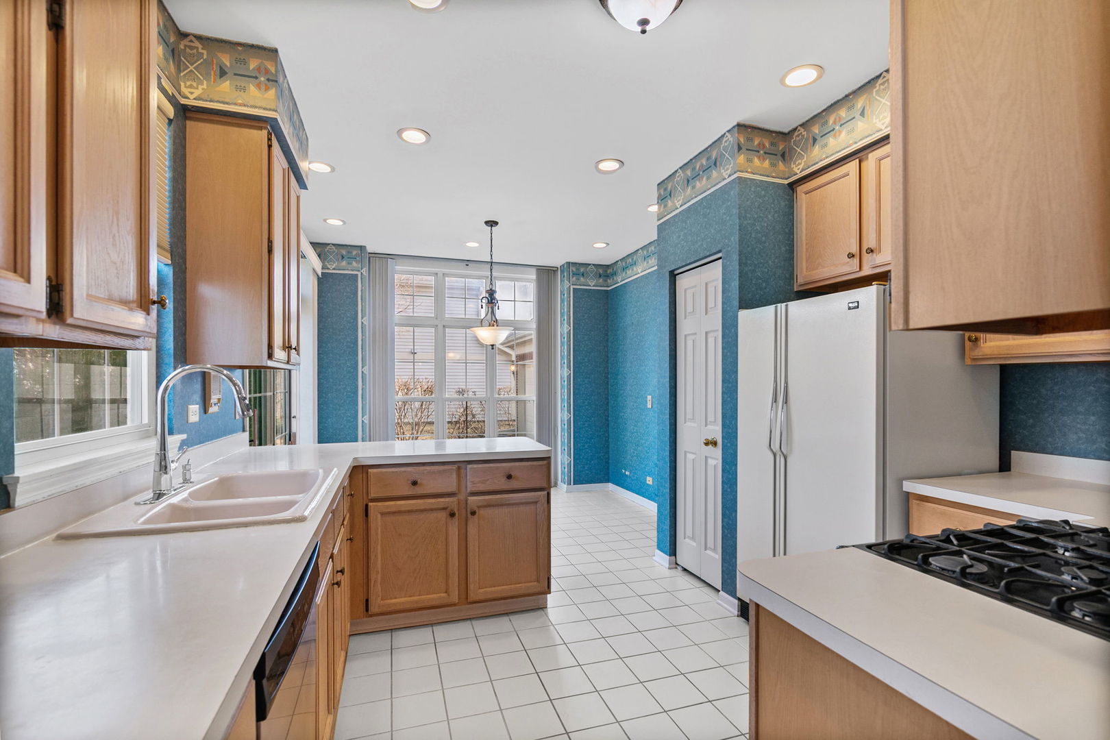 17527 W Stillwater Court, Gurnee, IL 60031