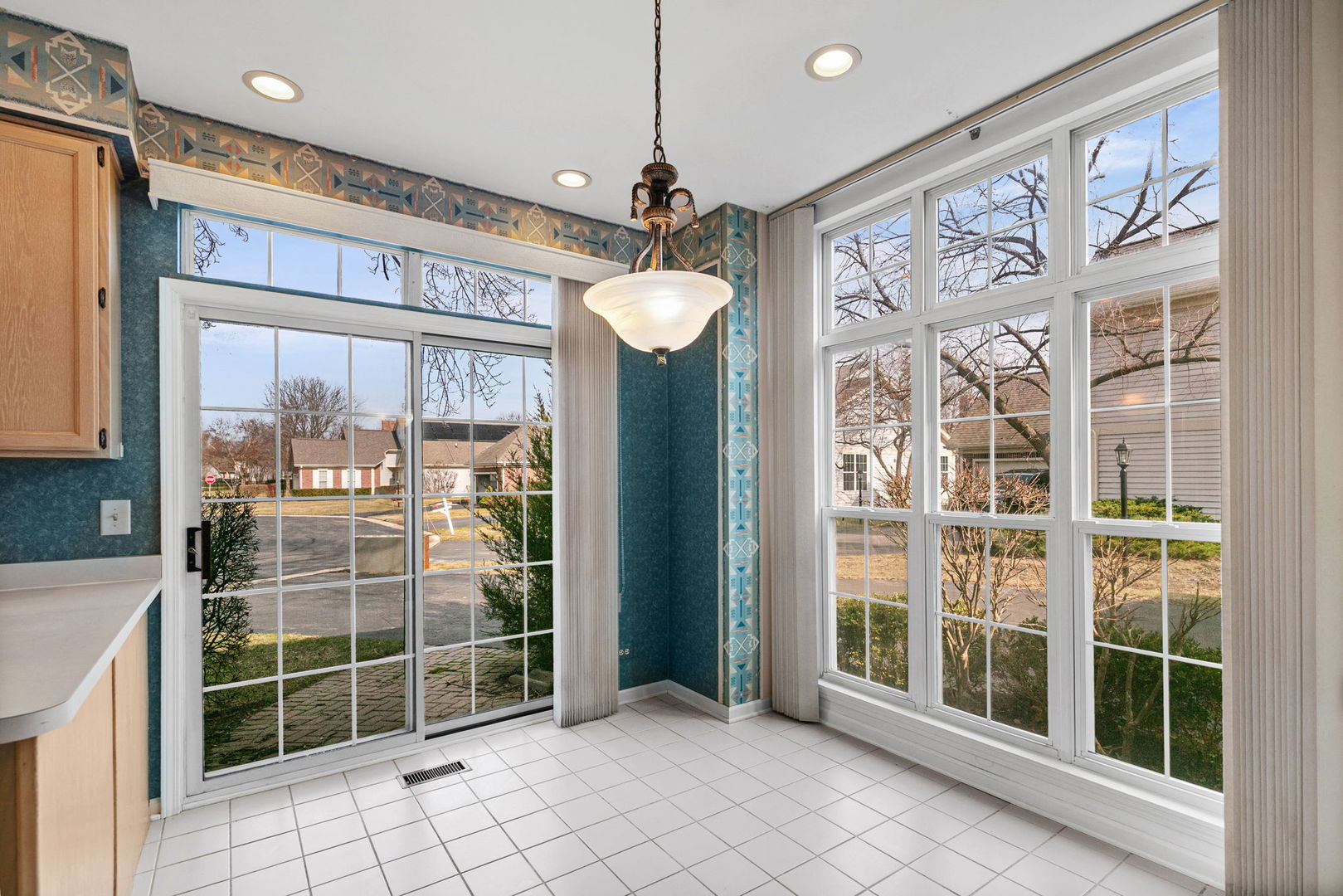 17527 W Stillwater Court, Gurnee, IL 60031