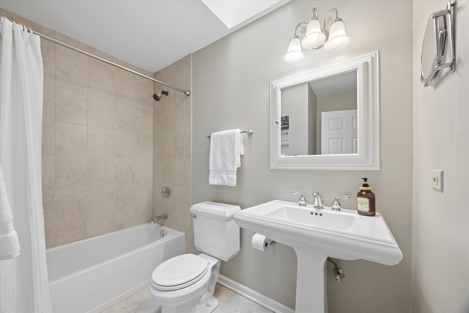 2612 Ashley Woods Drive, Westchester, IL 60154