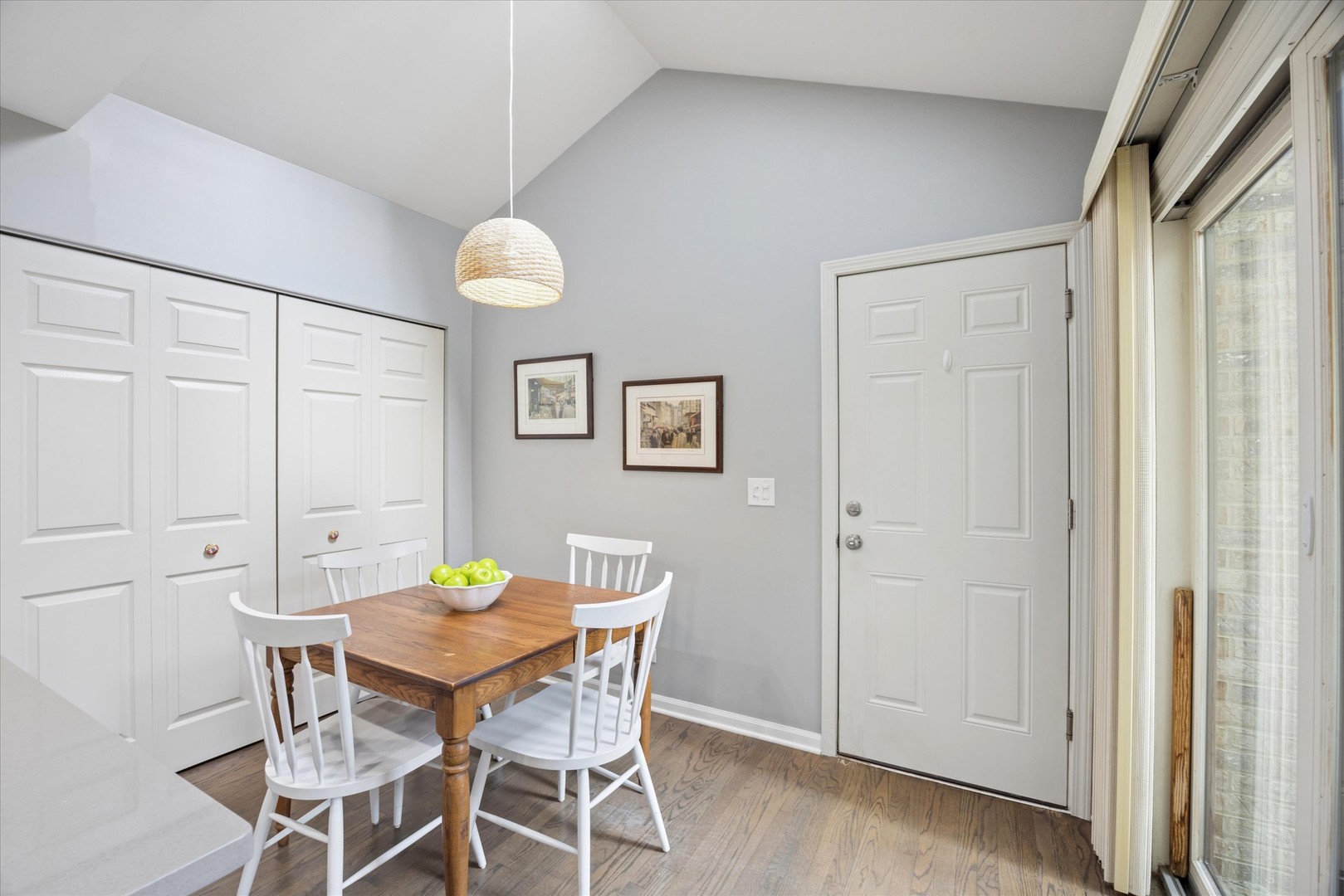 2612 Ashley Woods Drive, Westchester, IL 60154