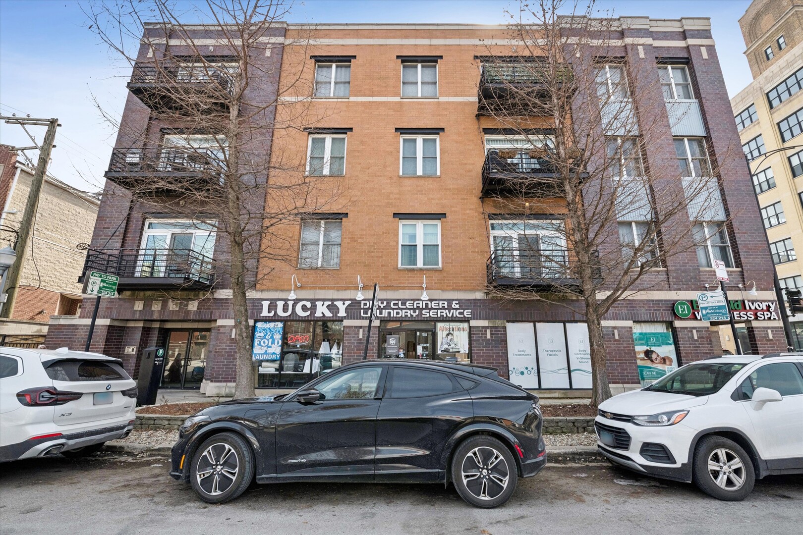 1555 W School Street #2B, Chicago, IL 60657