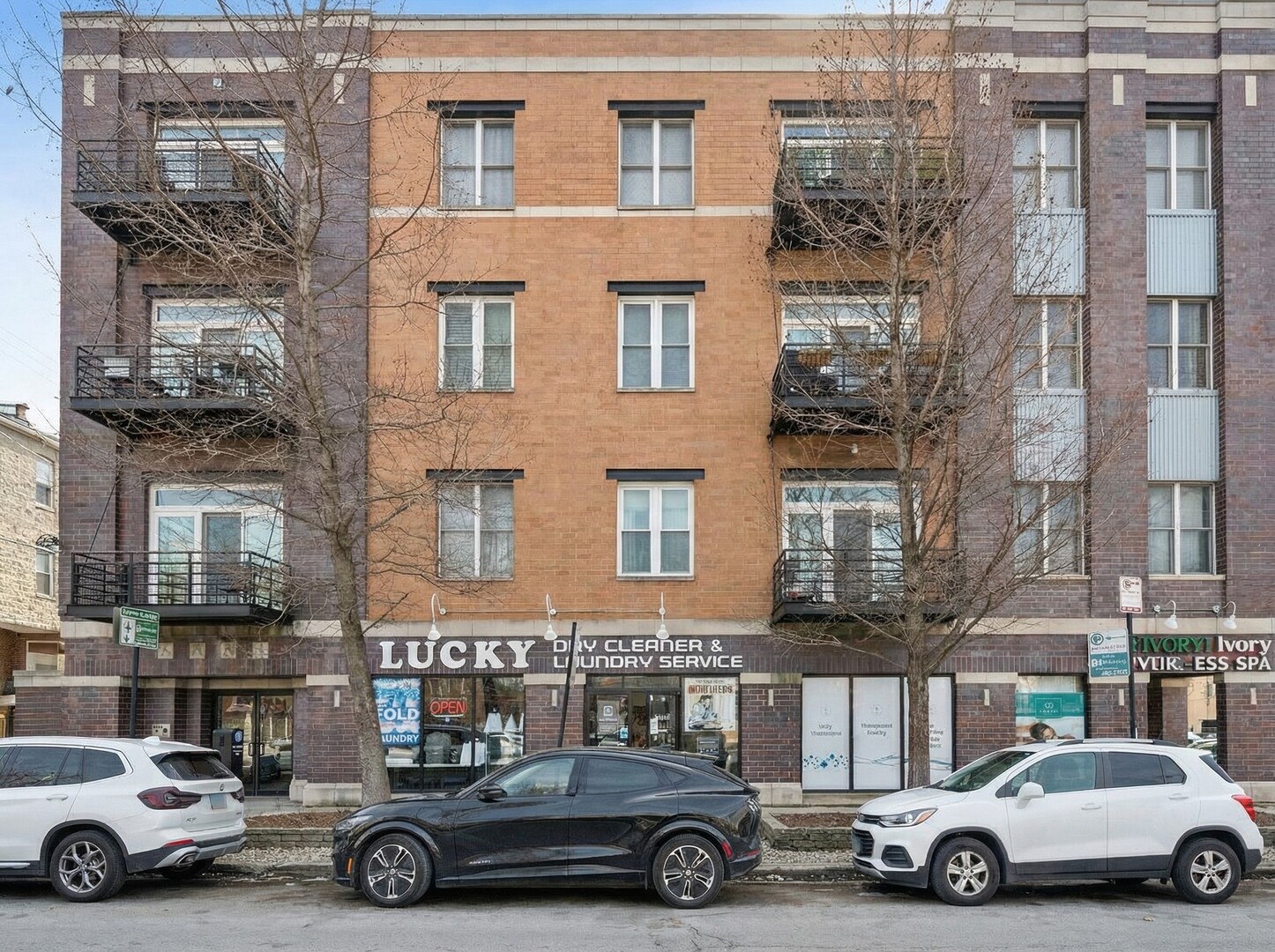 1555 W School Street #2B, Chicago, IL 60657