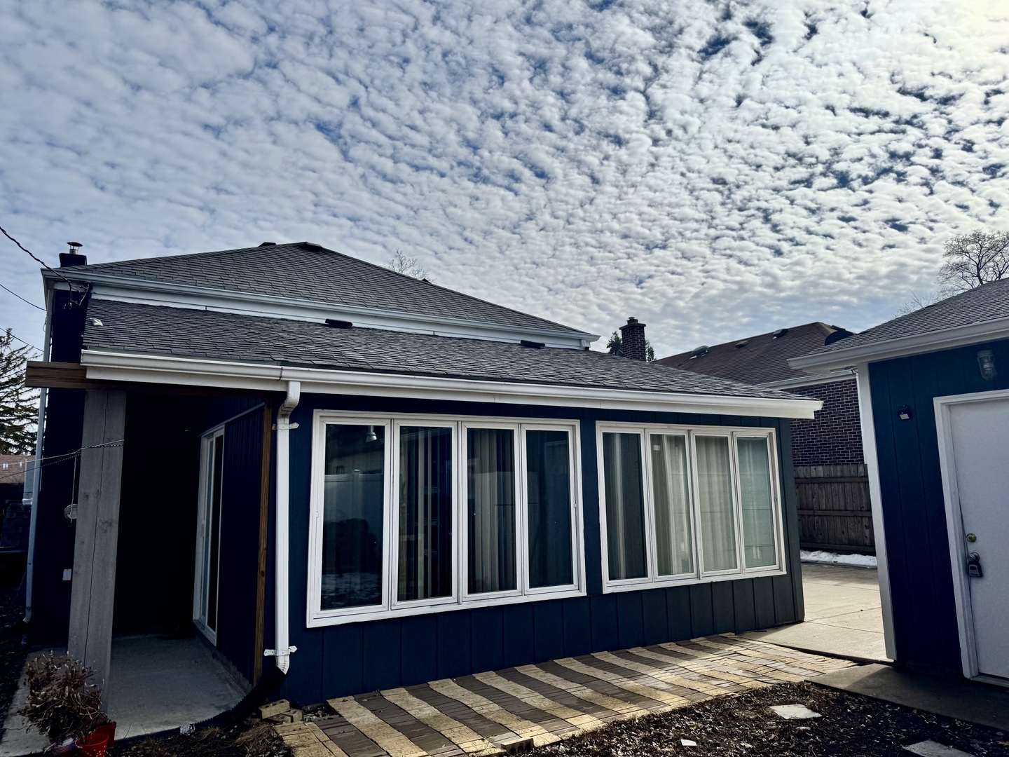 216 BURTON Street, Waukegan, IL 60085