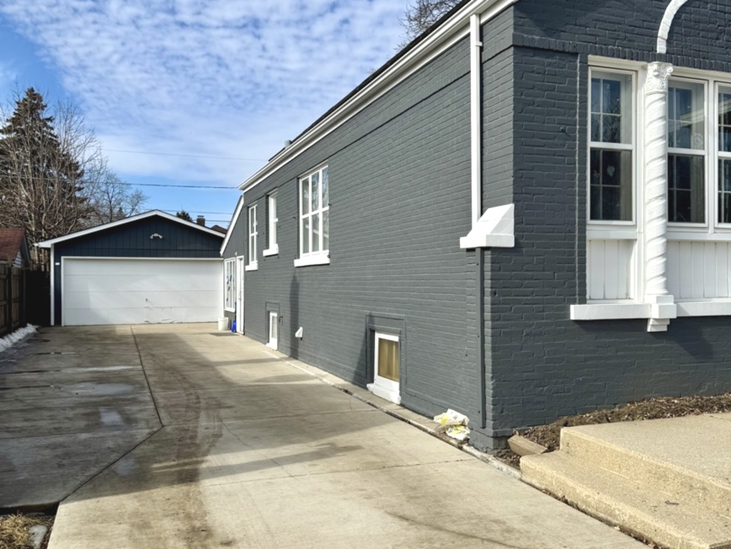 216 BURTON Street, Waukegan, IL 60085